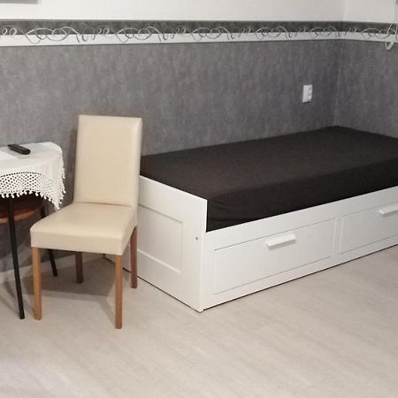 Radek Vendeghaz Es Apartman Halaszi Bagian luar foto